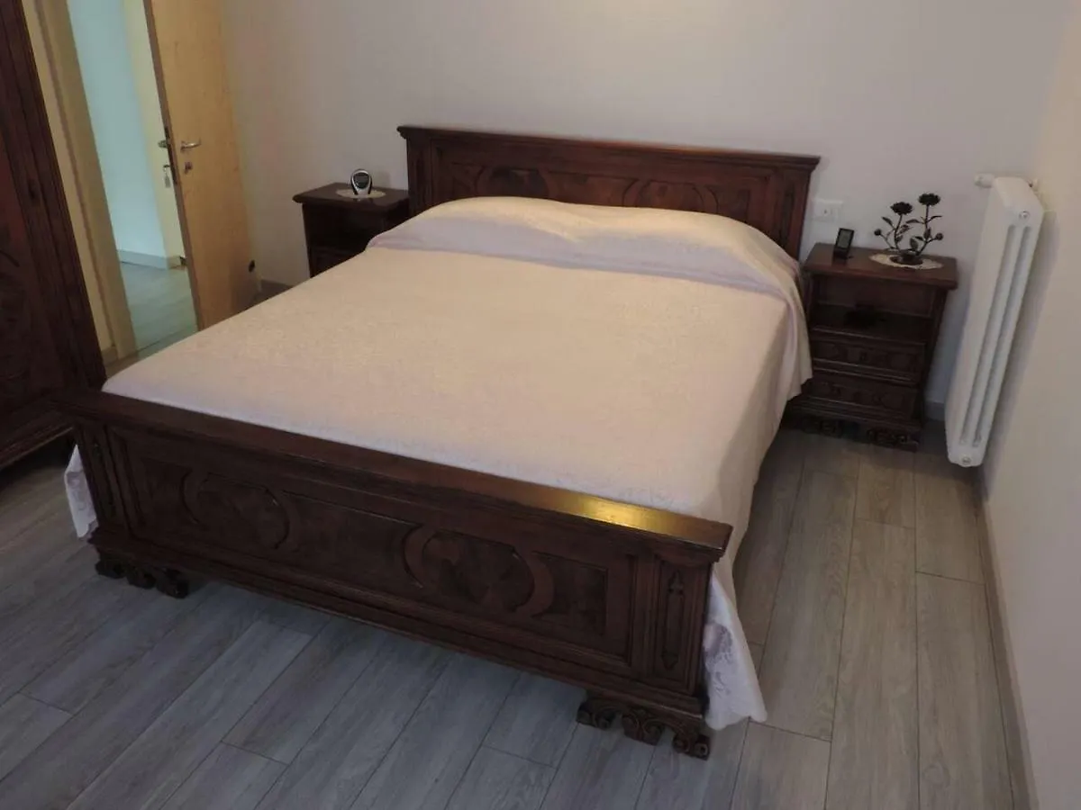 Casa Rossa Apartment Pianzano