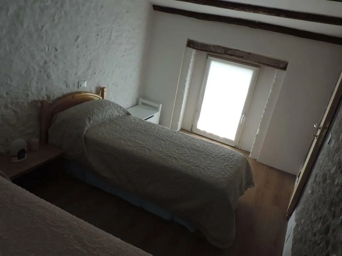 Casa Rossa Apartment Pianzano